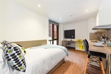 1 bed studio, Great Patrick Street, Holylands, Belfast, BT12LT - Image 6